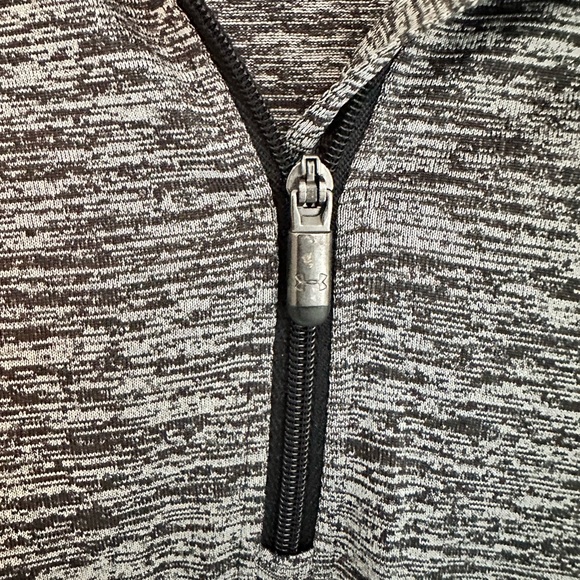 Under Armour Women's Charcoal Long Sleeve Tee - Picture 10 of 12